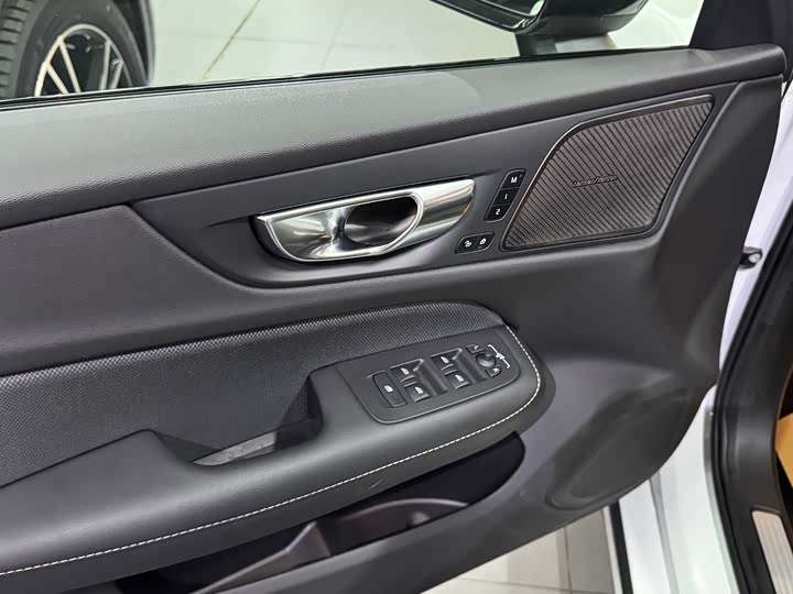 Volvo S60 2025 2025款 B5 智雅运动版