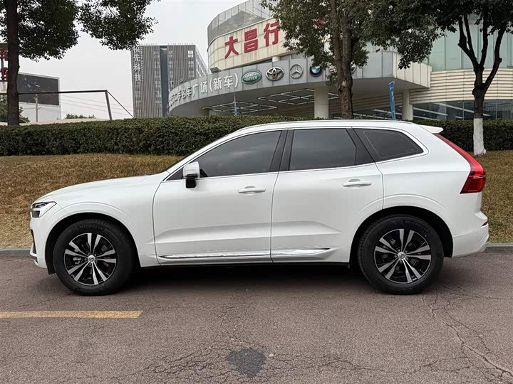 Volvo XC60 2025 2025款 B5 四驱智逸豪华版