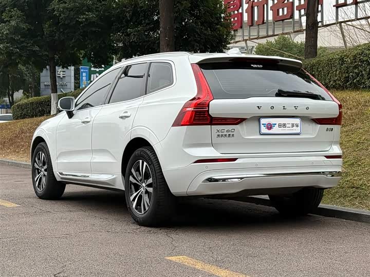 Volvo XC60 2025 2025款 B5 四驱智逸豪华版