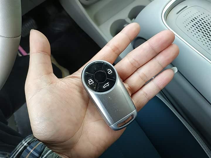 Ora Good Cat (03) 2023 2023款 401km标准续航 尊贵型 磷酸铁锂