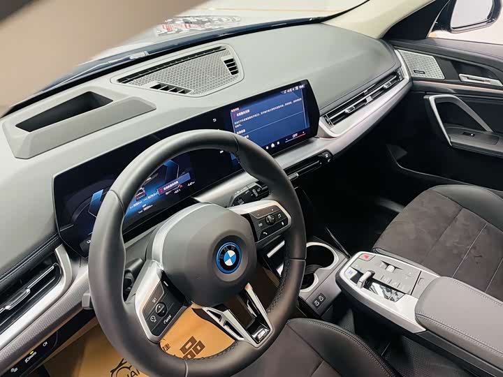BMW iX1 2025 2025款 xDrive30L M运动曜夜套装