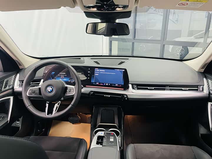 BMW iX1 2025 2025款 xDrive30L M运动曜夜套装