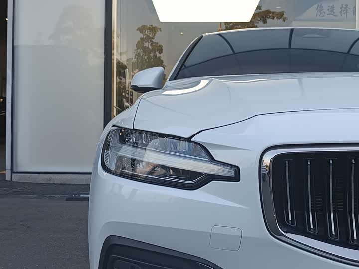 Volvo S60 2024 2024款 B4 智远豪华版