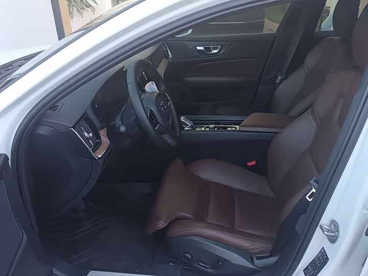 Volvo S60 2024 2024款 B4 智远豪华版