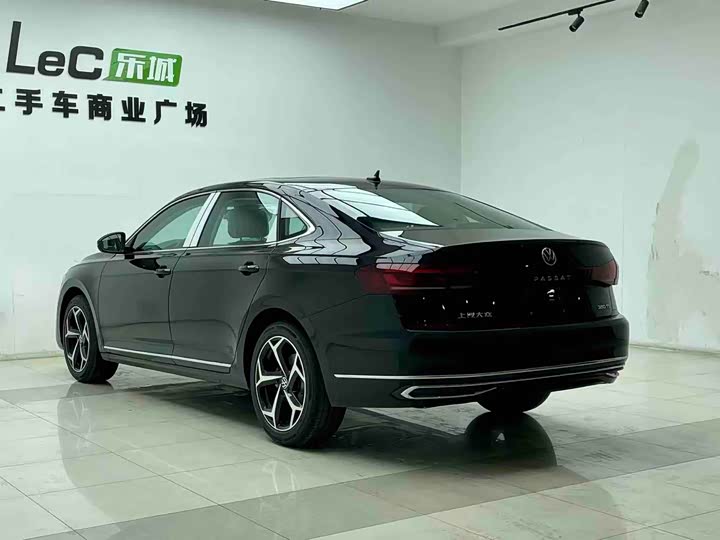 Volkswagen Passat 2026 2026款 出众款 380TSI 龙腾版