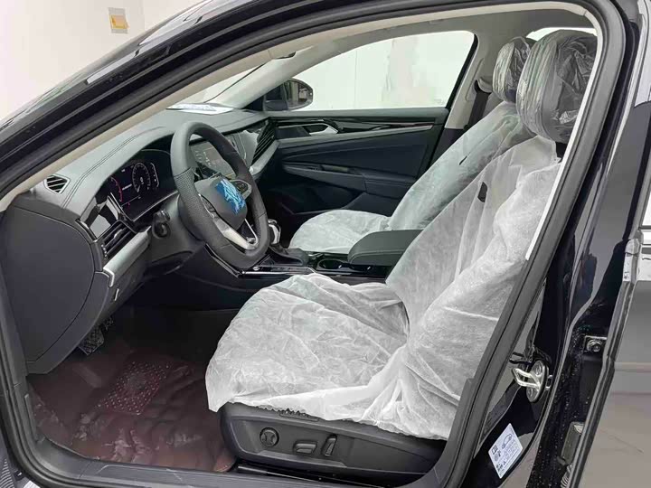 Volkswagen Passat 2026 2026款 出众款 380TSI 龙腾版