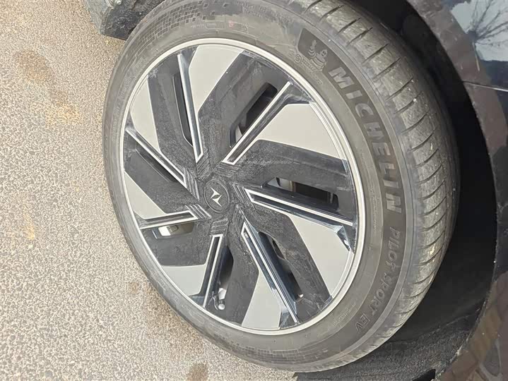 Dongfeng Yipai eπ 008 2025 2025款 210Ultra增程版 5座