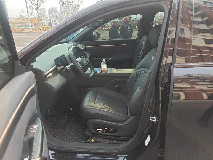 Dongfeng Yipai eπ 008 2025 2025款 210Ultra增程版 5座