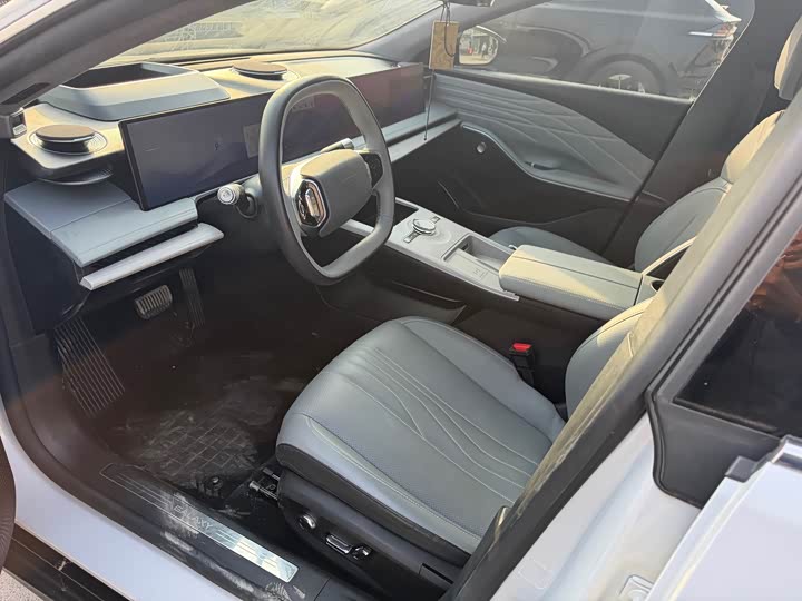 Geely Galaxy E8 2024 2024款 665km 后驱星舰 远航版