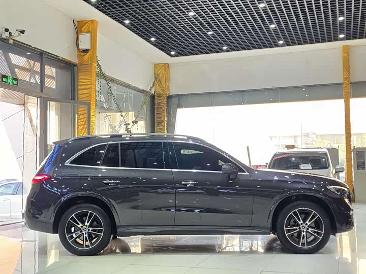 Mercedes-Benz GLC-Class 2025 2025款 GLC 260 L 4MATIC 豪华型