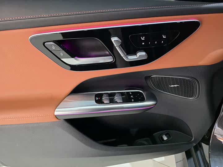 Mercedes-Benz GLC-Class 2025 2025款 GLC 260 L 4MATIC 豪华型