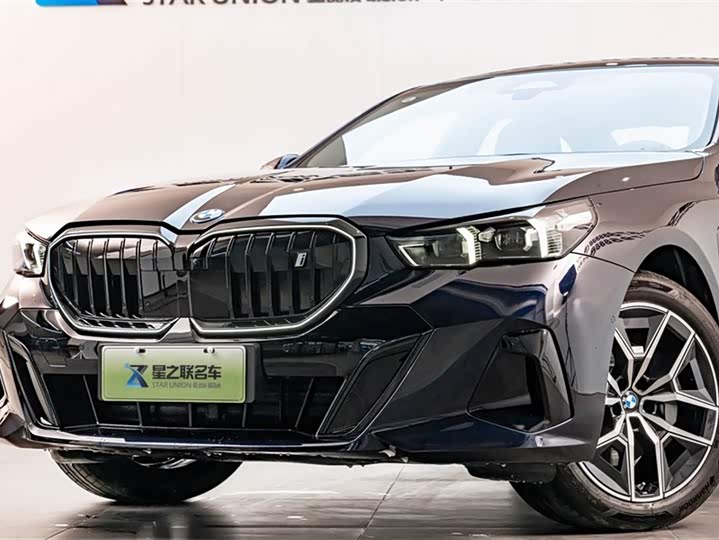 2025 BMW i5