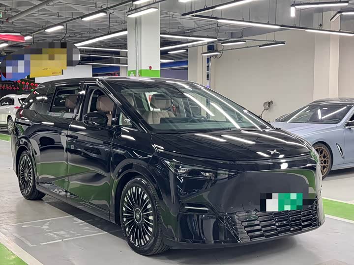 XPeng X9 2025 2025款 纯电 740超长续航 Max