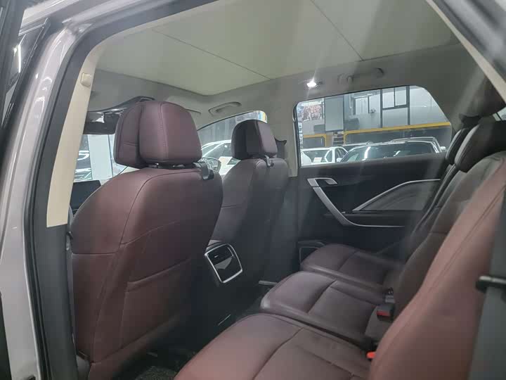 Geely Jiaji Hybrid 2022 2022款 1.5TD PHEV 白金舒适型