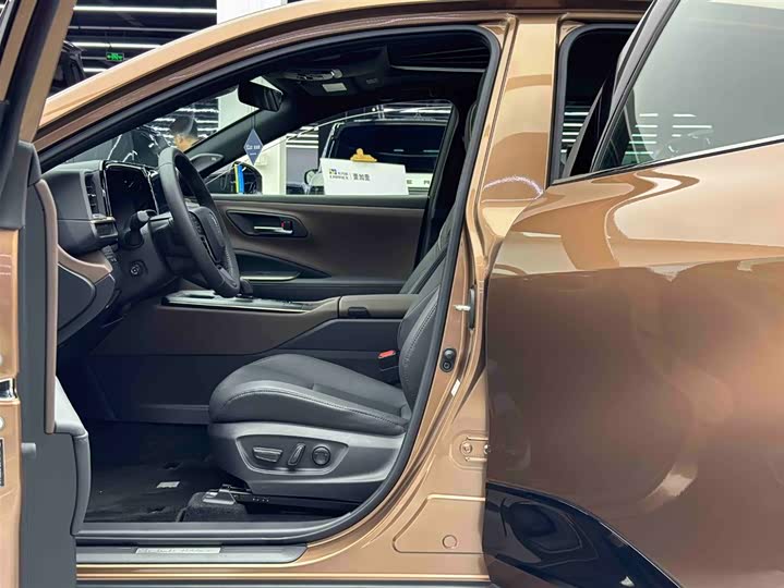 Toyota Crown SportCross 2023 2023款 2.5L SportCross HEV两驱尊贵版