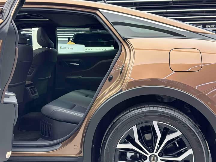 Toyota Crown SportCross 2023 2023款 2.5L SportCross HEV两驱尊贵版