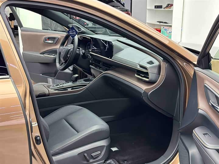 Toyota Crown SportCross 2023 2023款 2.5L SportCross HEV两驱尊贵版