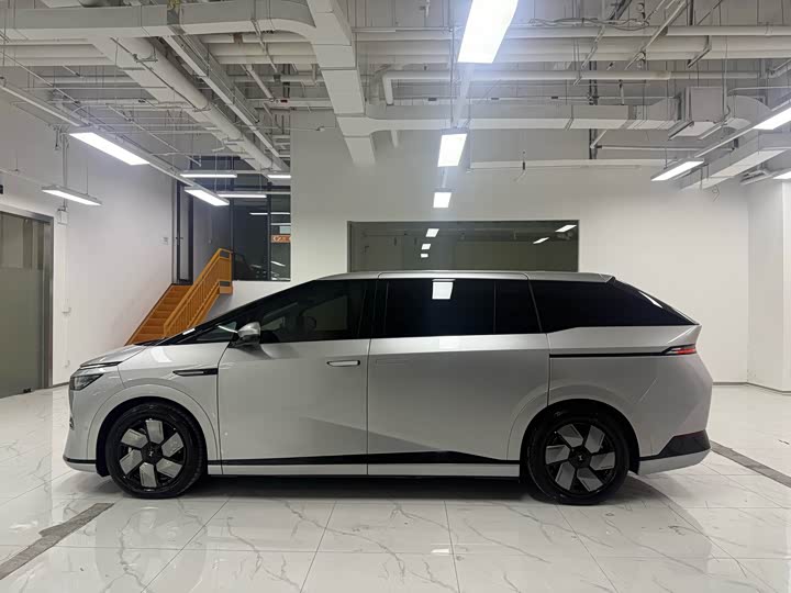 XPeng X9 2025 2025款 纯电 650长续航 Max