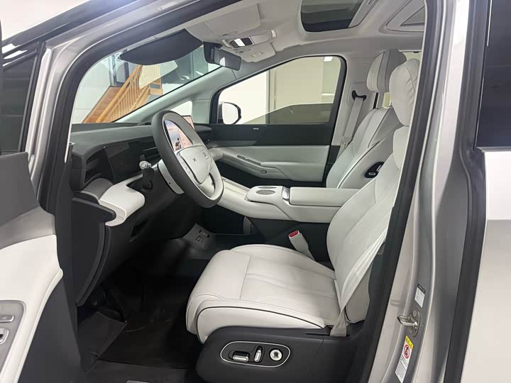 XPeng X9 2025 2025款 纯电 650长续航 Max