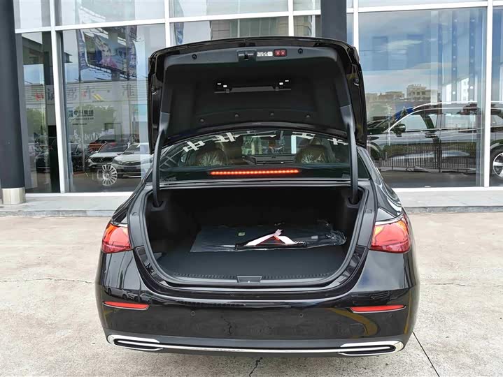 Mercedes-Benz E-Class Hybrid 2024 2024款 E 350 e L 插电式混合动力轿车