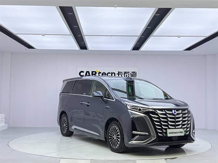 Denza D9 2025 2025款 DM-i 智驾版 1020 四驱旗舰型