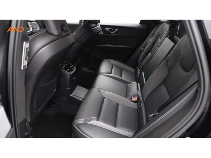 Volvo XC60 Hybrid 2026 2026款 插电式混动 长续航四驱智远极夜黑版