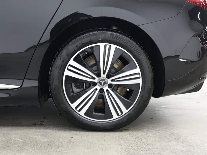 Mercedes-Benz EQE 2026 2026款 500 4MATIC 先锋版