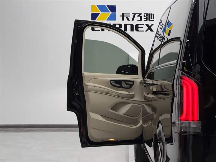 Mercedes-Benz V-Class 2024 2024款 V 300 领航版