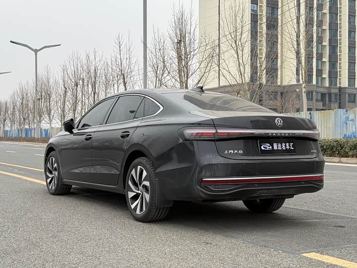 Volkswagen Passat 2025 2025款 Pro 380TSI 龙耀版