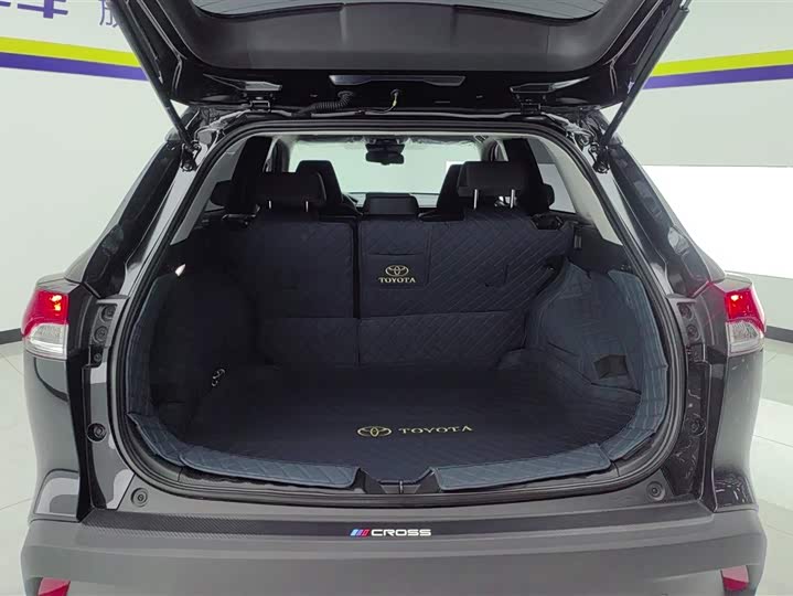 Toyota Corolla Cross 2024 2024款 2.0L 智能电混双擎 先锋版