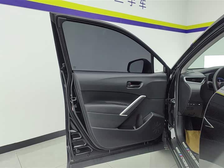 Toyota Corolla Cross 2024 2024款 2.0L 智能电混双擎 先锋版