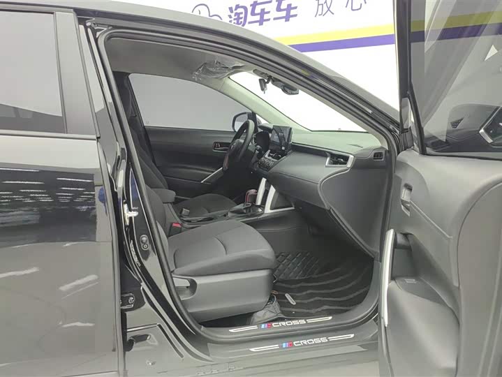 Toyota Corolla Cross 2024 2024款 2.0L 智能电混双擎 先锋版