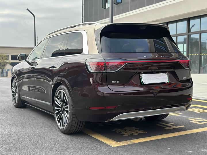 Aito M9 2025 2025款 增程 Ultra版 52kWh 5座版