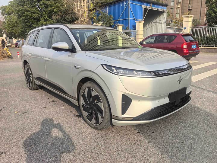 2025 Dongfeng Yipai eπ 008