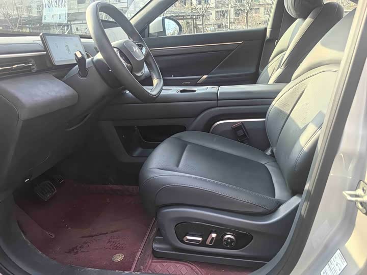 2025 Dongfeng Yipai eπ 008