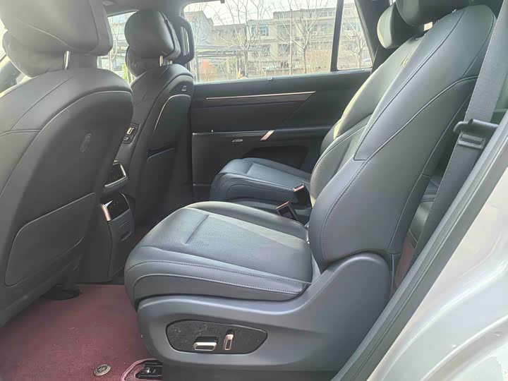 2025 Dongfeng Yipai eπ 008