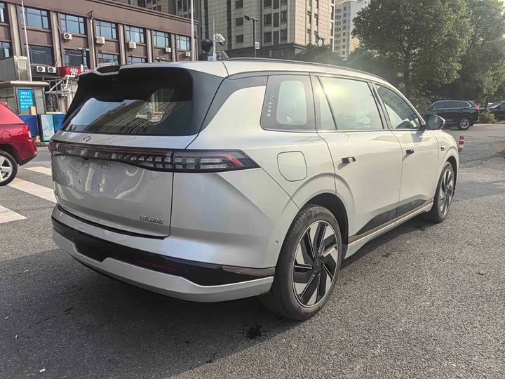 Dongfeng Yipai eπ 008 2025 2025款 210Max增程版 5座