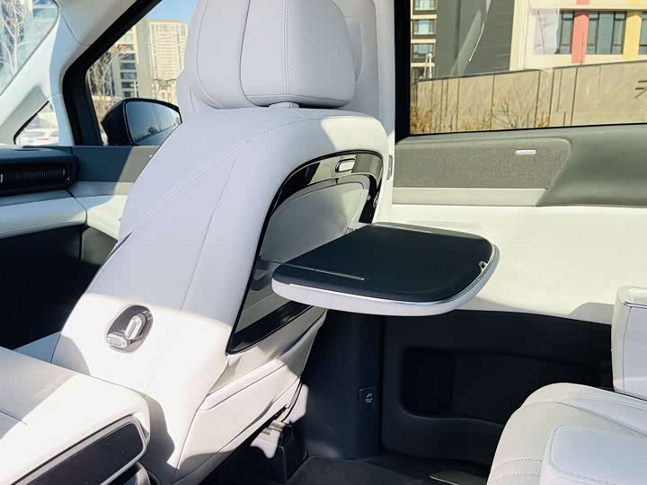 XPeng X9 2025 2025款 纯电 650长续航 Max