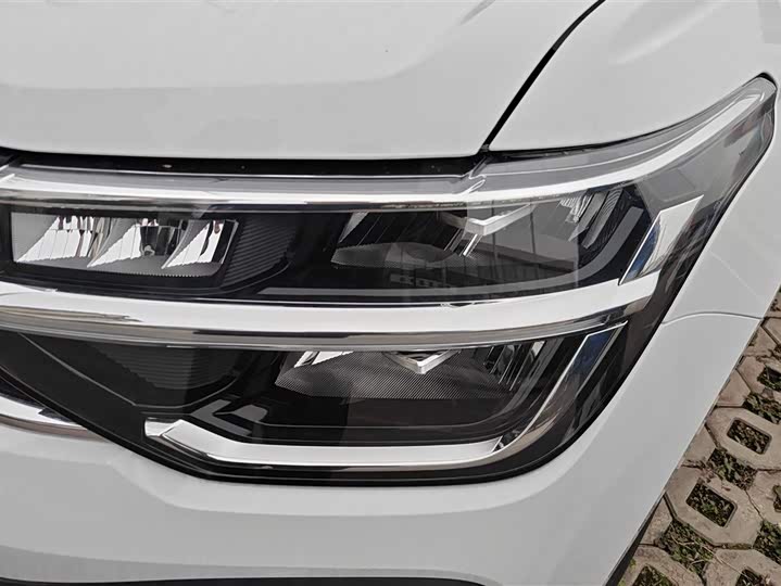 Volkswagen Tharu 2025 2025款 300TSI 两驱皓月版