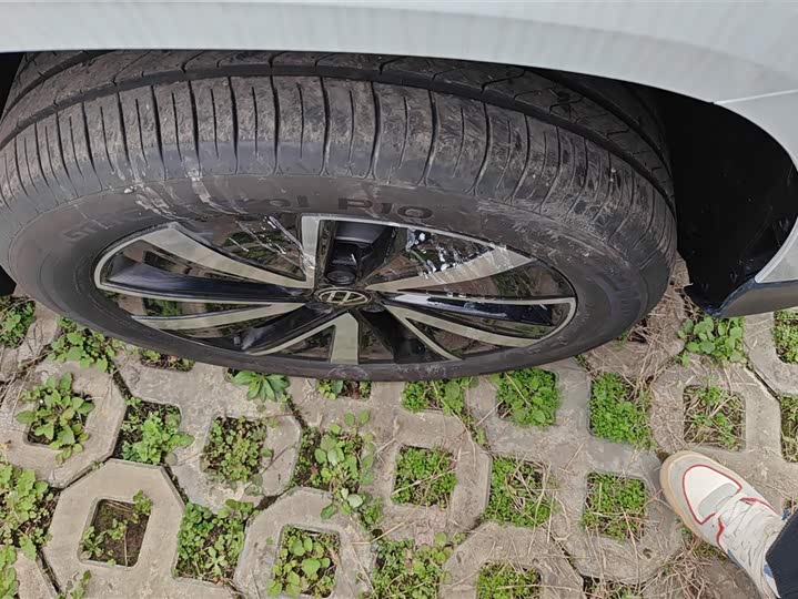 Volkswagen Tharu 2025 2025款 300TSI 两驱皓月版