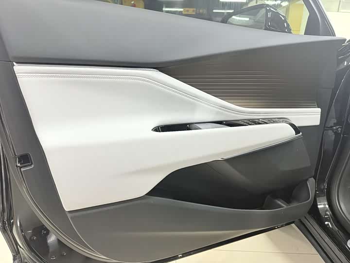 Cadillac GT4 2023 2023款 25T 风尚型