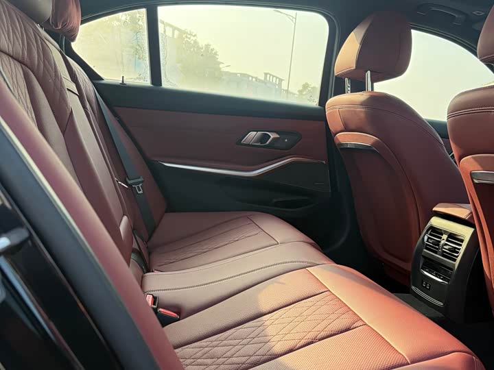 BMW 3 Series 2025 2025款 330Li 尊享型 M运动曜夜套装