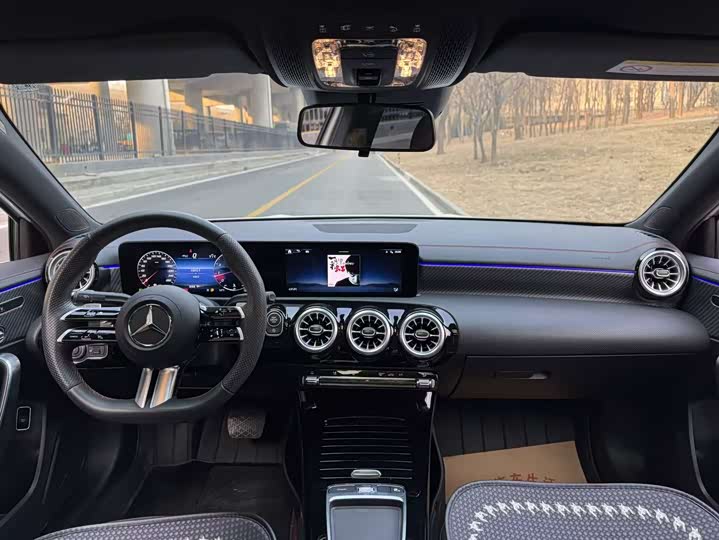 Mercedes-Benz A-Class 2025 2025款 A 200 L 时尚型