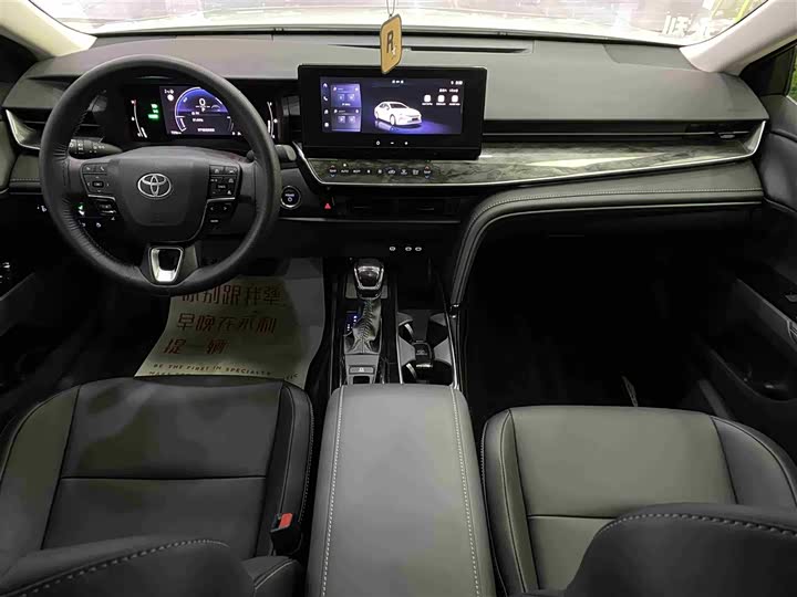 Toyota Camry 2026 2026款 双擎 2.0HE 精英版