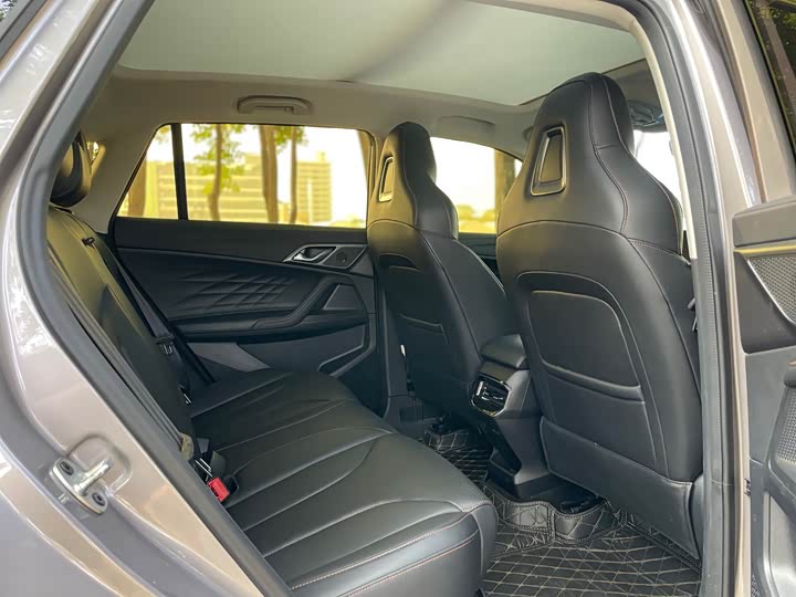 Roewe RX5 2023 2023款 1.5T 尊荣滑屏版