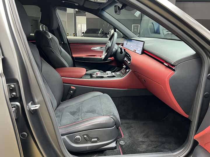 Genesis GV70 2025 2025款 2.5T 四驱旗舰版