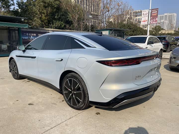 BYD Han L 2025 2025款 EV 701KM激光雷达旗舰型
