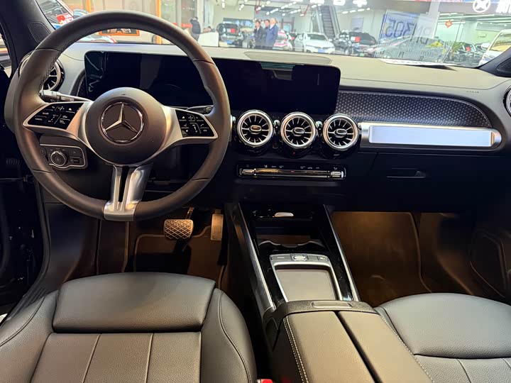 2025 Mercedes-Benz GLB-Class