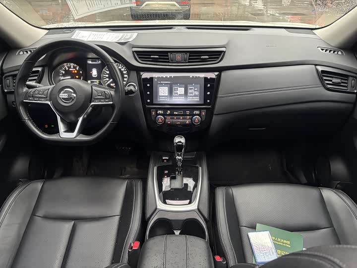 Nissan X-Trail 2025 2025款 荣誉 2.0L 两驱领先版