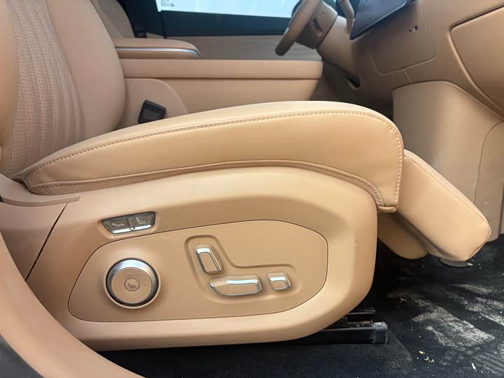 Exeed Sterra ET 2025 2025款 增程 265 Pro两驱高速辅助驾驶